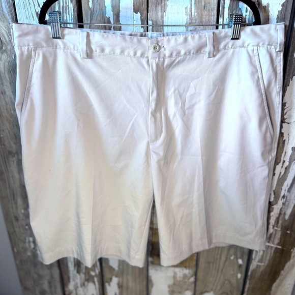 Nike Golf Dri Fit Men’s Size 40 Shorts Light Tan Inseam 10” - Picture 1 of 9